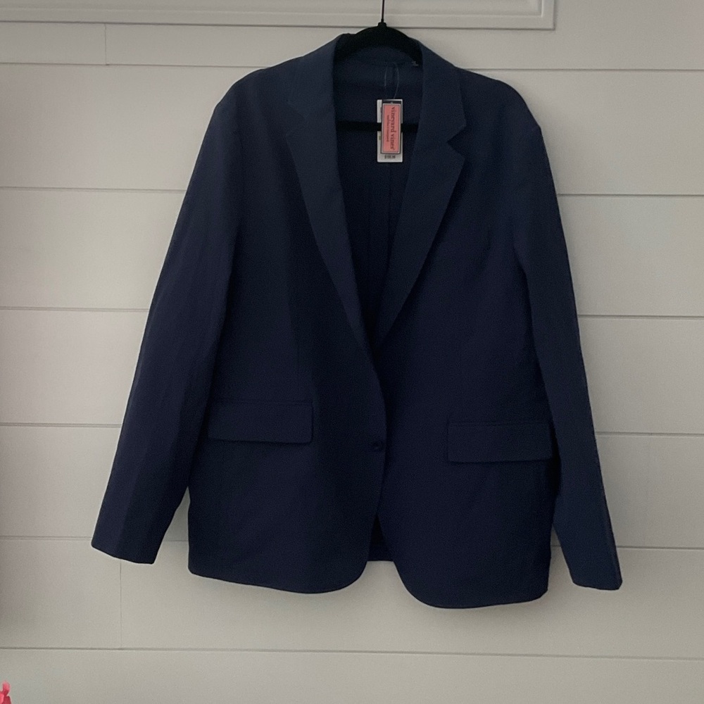 NWT men’s Vineyard Vines Navy Performance Blazer XXL, summer staple!